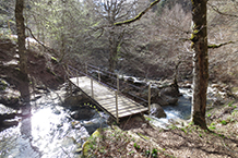 Puente para cruzar el barranco de Gamueta.