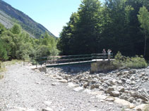 Puente sobre el barranco de los Churros y el río Cinca (terreno peligrosos si hay crecidas de ríos).