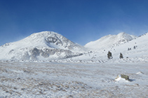 Tossal Bovinar (2.842m) y pico de Coma Extremera (2.809m).