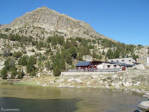 El restaurante justo al pie del pico Baix del Cubil (2.704m).