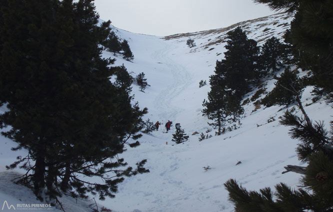 Gallina Pelada (2.317m) por Peguera 1 