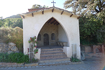 Exterior de la capilla del Roser.