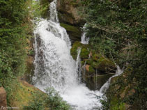 Una de las cascadas de las fuentes del Llobregat.