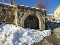 Fuente de agua potable en Dorres.