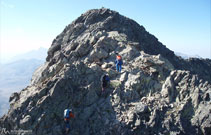 Última trepada para llegar finalmente a la cima del Midi d´Ossau.