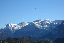 Bonitas vistas al E hacia la zona del Cotiella.