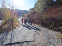 Empezamos la ruta subiendo por la pista.