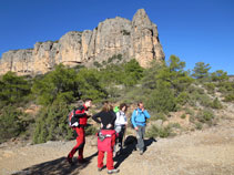 Debemos bordear El Serrat del Tossal del Cap por su derecha.