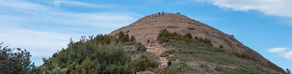 El Montcau (1.056 m) desde el Marquet de les Roques