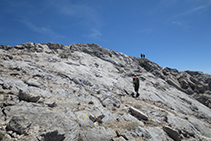 Llegando a la cima de la Grallera.