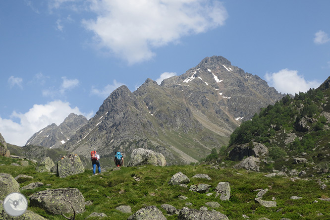 Pico de Rulhe (2.783m) desde el Pla de las Peyres  1 