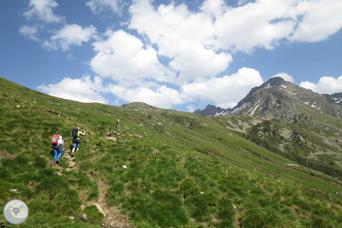 Pico de Rulhe (2.783m) desde el Pla de las Peyres  1 