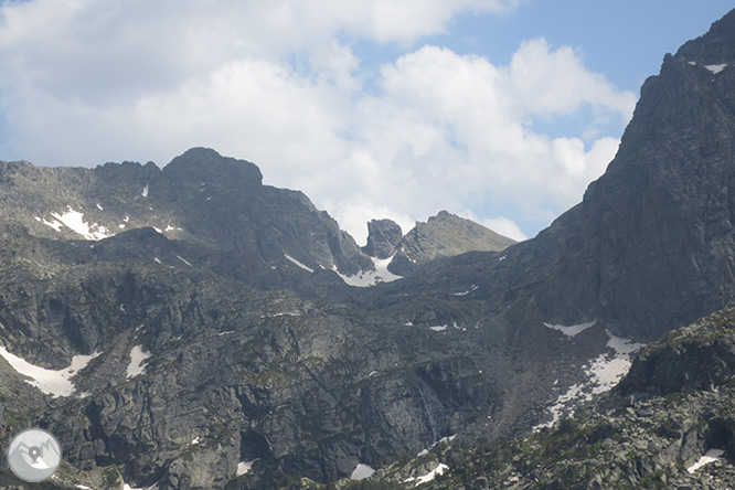 Pico de Rulhe (2.783m) desde el Pla de las Peyres  1 