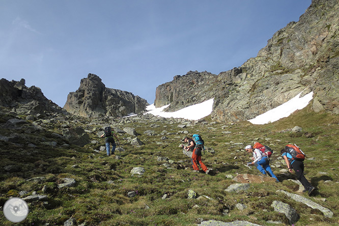 Pico de Rulhe (2.783m) desde el Pla de las Peyres  2 