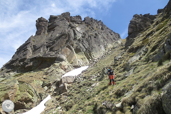 Pico de Rulhe (2.783m) desde el Pla de las Peyres  2 