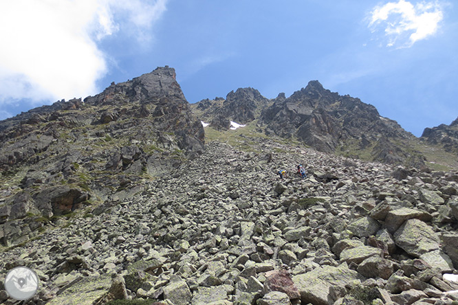 Pico de Rulhe (2.783m) desde el Pla de las Peyres  2 