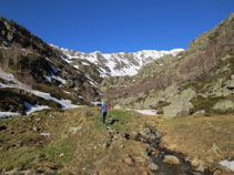 Subiendo por el valle de Siscar.