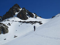 El pico de Regalecio, una preciosa aguja que se alza imponente por encima de la Portella de Siscar.