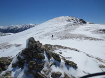 Desde la antecima del Nérassol (cota 2.594m) ya podemos ver, al E, el pico de Nérassol.