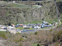 Durante este último tramo de bajada disfrutamos de unas buenas vistas del núcleo de L´Hospitalet-près-l´Andorre.