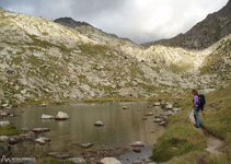 Pequeño lago de Peguera, lo dejamos a nuestra izquierda.