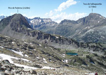 Pico de Paderna e ibón de la Renclusa a nuestra derecha.