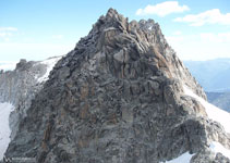 Desde el pico Abadías, mirando atrás, vemos el flanqueo que hemos realizado para llegar al collado.