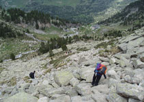 Al fondo ya se divisa el refugio de la Renclusa.