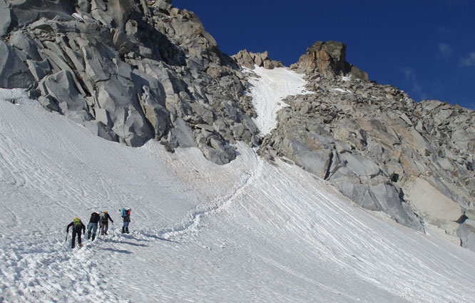 Maladeta Oriental (3.308m) y pico Abadías (3.271m) por la Renclusa 2 