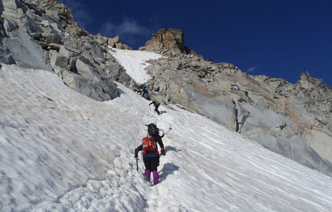 Maladeta Oriental (3.308m) y pico Abadías (3.271m) por la Renclusa 2 