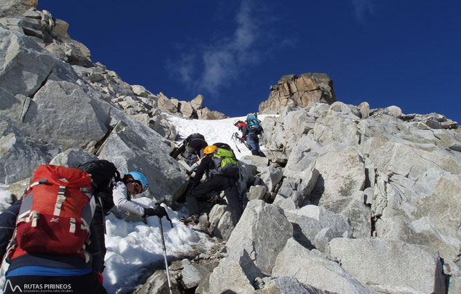 Maladeta Oriental (3.308m) y pico Abadías (3.271m) por la Renclusa 2 