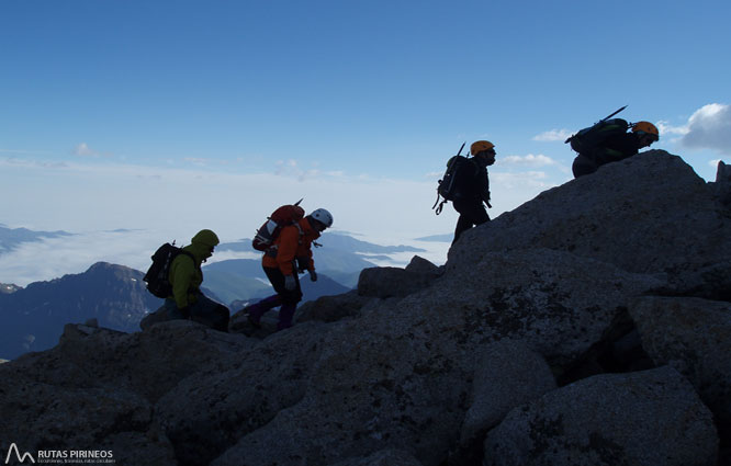 Maladeta Oriental (3.308m) y pico Abadías (3.271m) por la Renclusa 2 