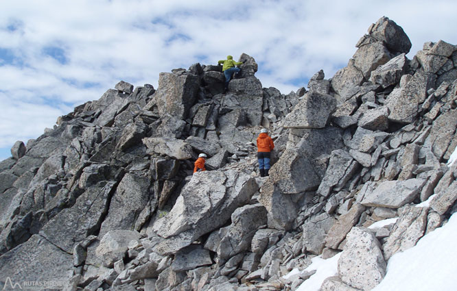 Maladeta Oriental (3.308m) y pico Abadías (3.271m) por la Renclusa 2 