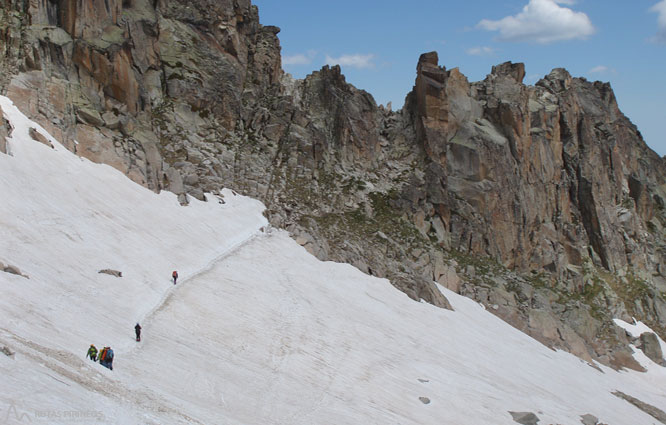 Maladeta Oriental (3.308m) y pico Abadías (3.271m) por la Renclusa 2 