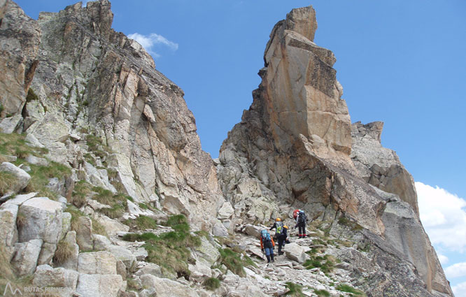 Maladeta Oriental (3.308m) y pico Abadías (3.271m) por la Renclusa 2 