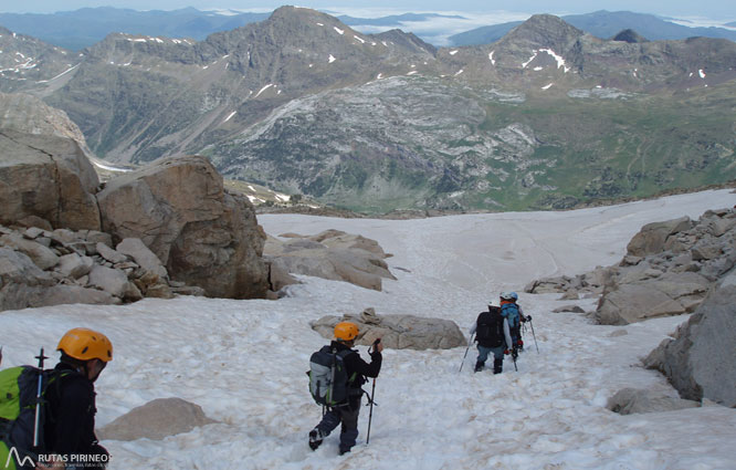 Maladeta Oriental (3.308m) y pico Abadías (3.271m) por la Renclusa 2 