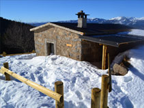 Refugio Oller situado en un auténtico belvedere