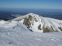 El vecino Pic du Bernard Sauvage desde la cima