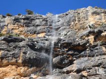 Paredes mojadas de la Roca de Canalda