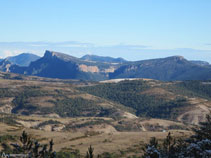 Vistas a la Sierra de Busa con el Cogul y el Capolatell