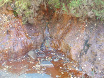 Fuente natural con gran acumulación de hierro.