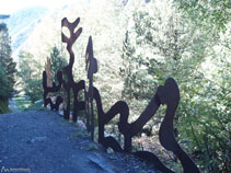 Escultura de Guy de Rougemont.