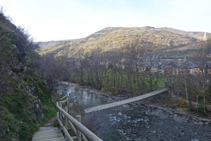 El espectacular puente colgante de Santa Caterina, reconstruido en 2007.