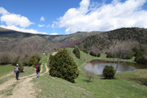 Llegando al lago de Can Roca.