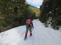 Pasamos por la vertiente umbría de la montaña; por lo que en esta pista siempre hay más nieve que en la pista de Rubió.